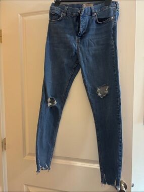 Stylish Free People Distressed Blue Skinny Jeans